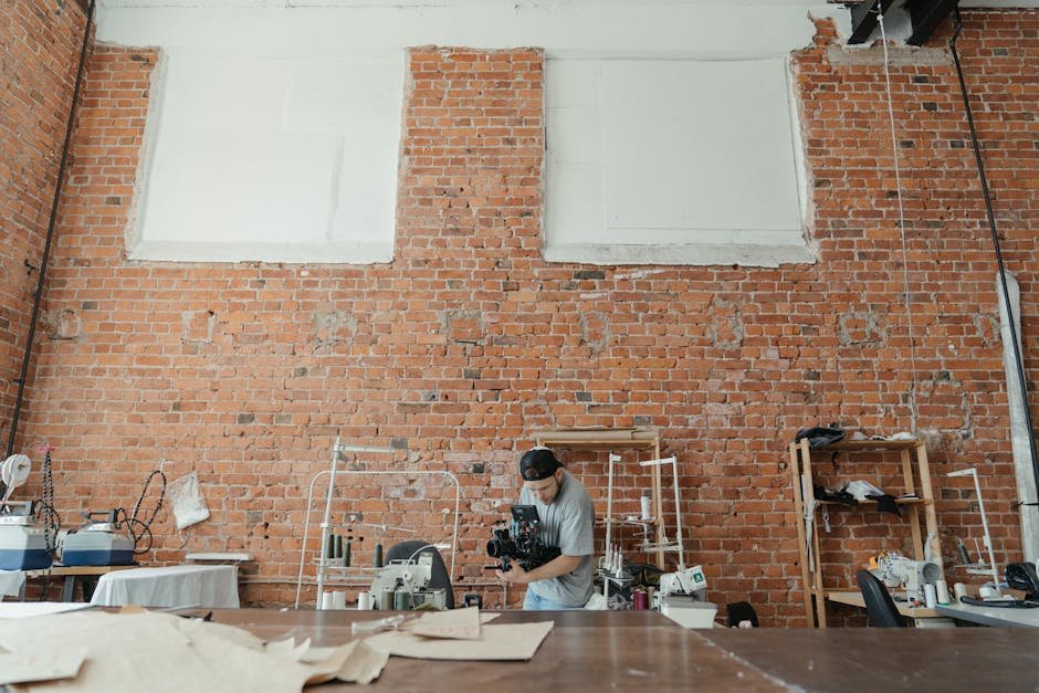 Maximize Your Space: Build a DIY Floating Shelf for Small Rooms